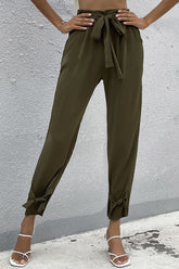 Hose mit Gürtel und Taschen und Bindedetail